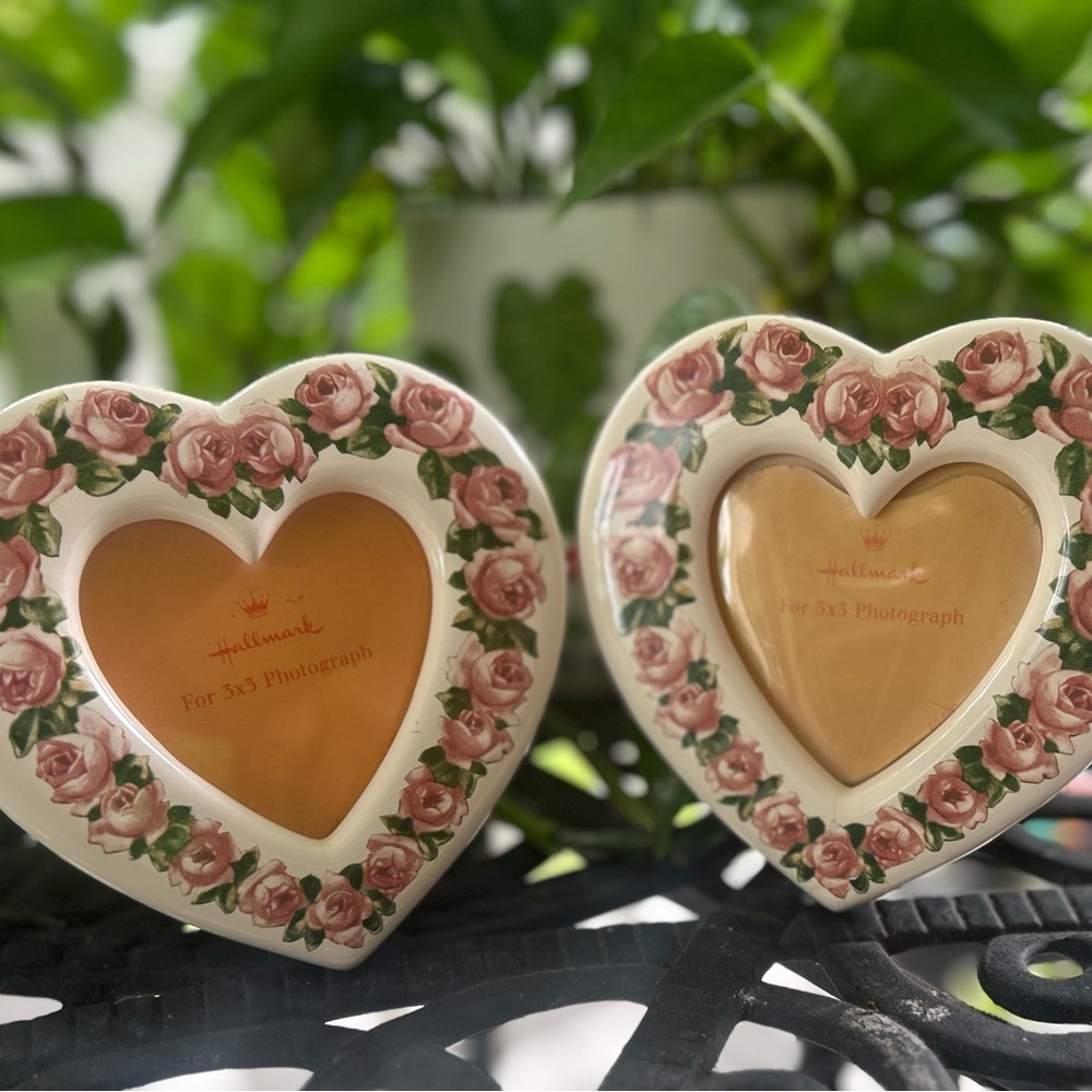 Vintage Hallmark Heart-Shaped Photo Frame with Pink Roses